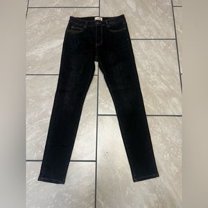 Women’s Dark Wash Skinny Jeans Size Medium With Embroidered Detail Sze M Stretch